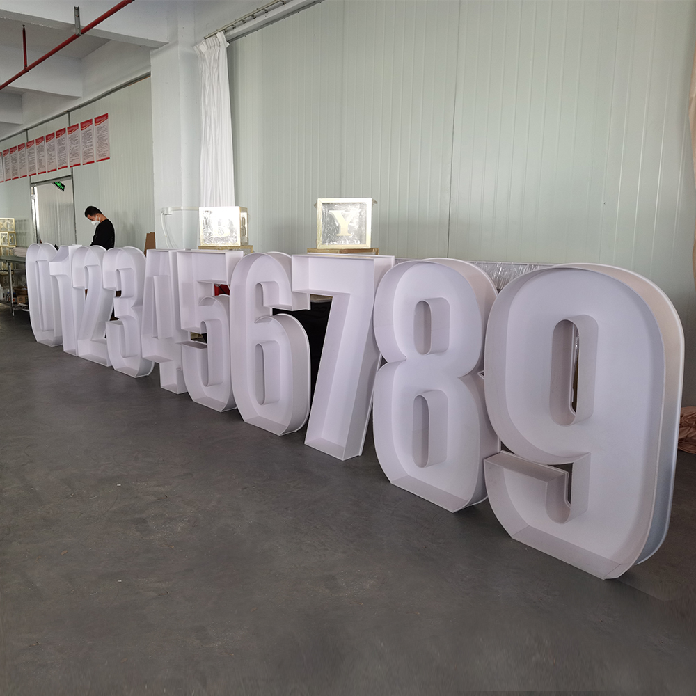 ป้ายไฟตัวอักษรขนาดใหญ่ ตัวเลข  - Light Up Letters Marquee บทวิจารณ์และราคา